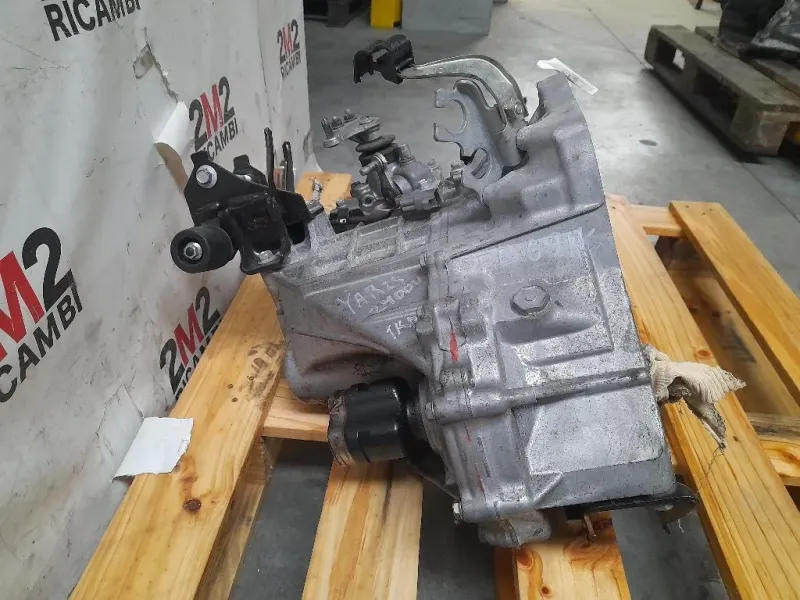 Cambio 1KRFE 303000D190 Toyota Yaris IV 2014