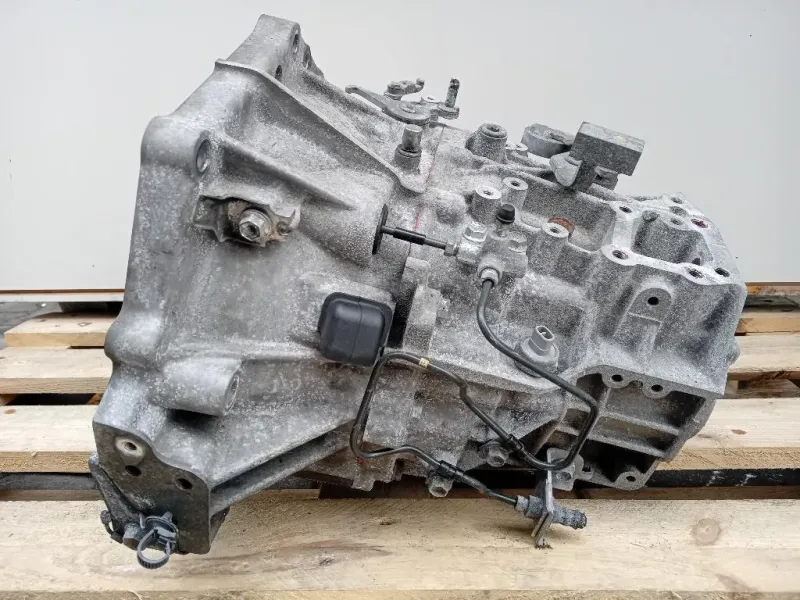 Cambio 303000D311 6 MARCE MANUALE Toyota Yaris IV 2014