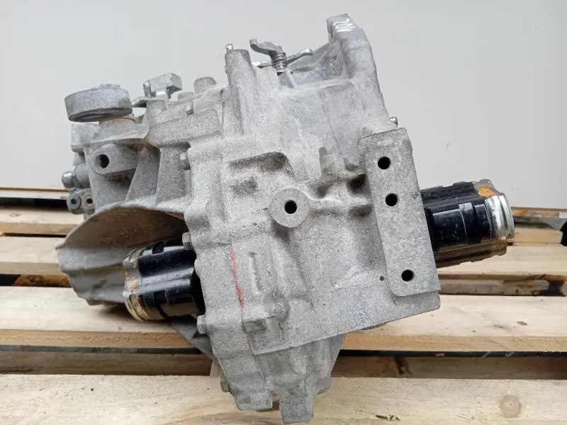 Cambio 303000D311 6 MARCE MANUALE Toyota Yaris IV 2014