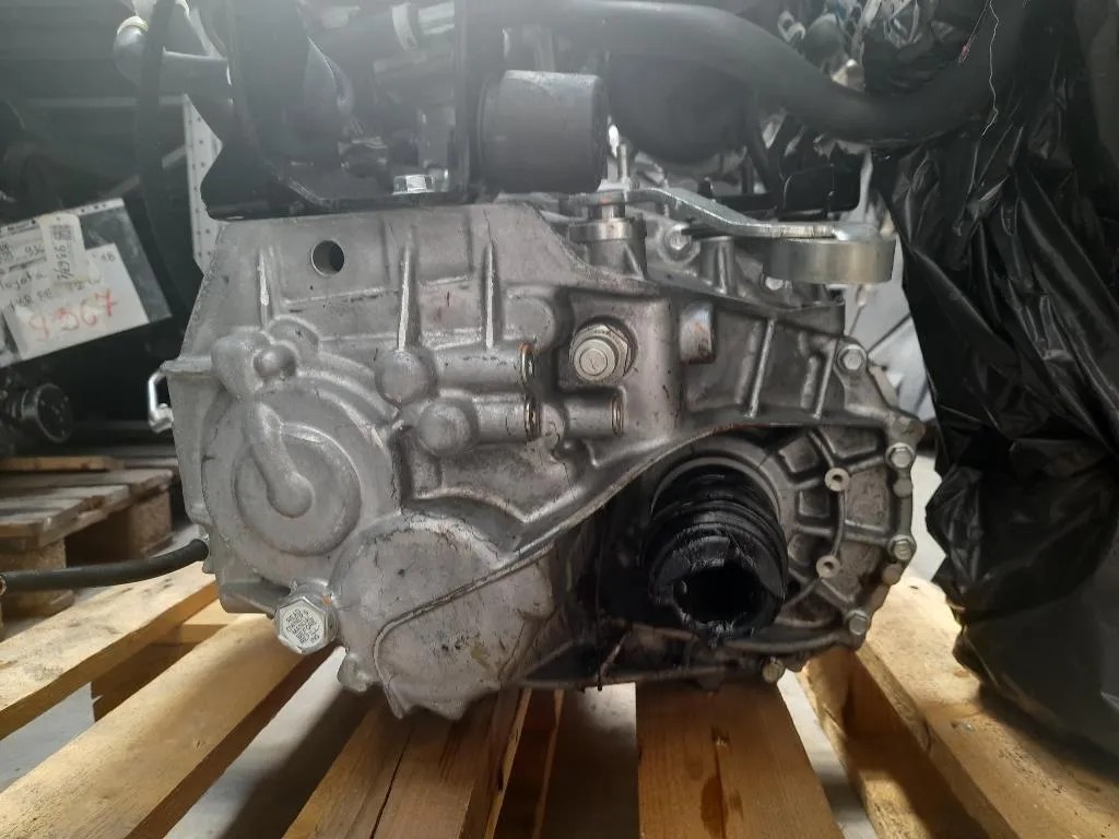 Cambio 2NRFKE 303000D500 Toyota Yaris IV 2017