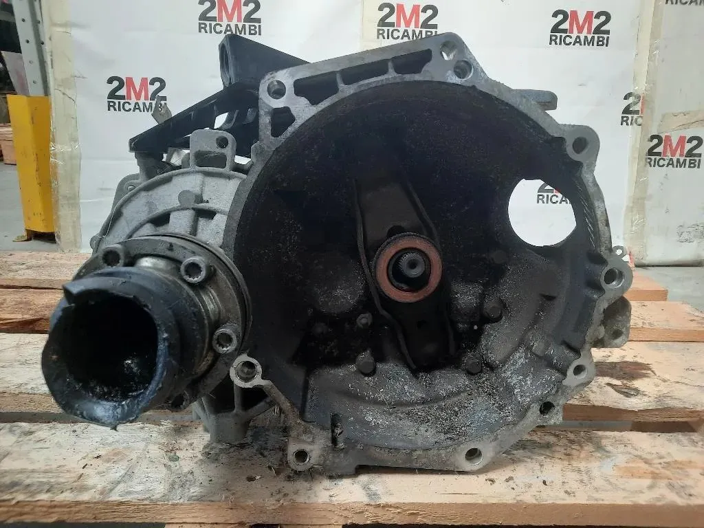 Cambio 02E300043LX006 BLS Volkswagen Caddy III 2004