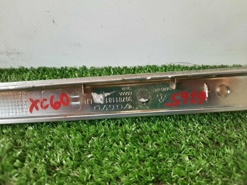Listello Abbellimento Porta ANT SX 30781181 Volvo XC60 I 2009