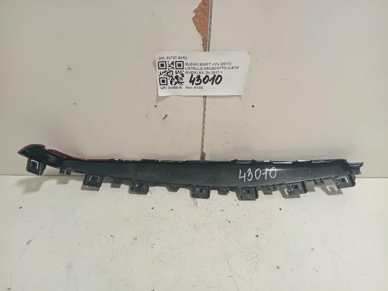 Listello Cruscotto LATO Guida SX 83727-52R2 Suzuki Swift VI 2017