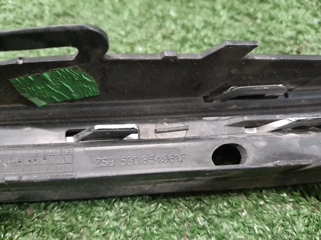 Listello Griglia DI Ventilazione Paraurti INF ANT SX 5G0854661P Volkswagen GOLF VII 2017