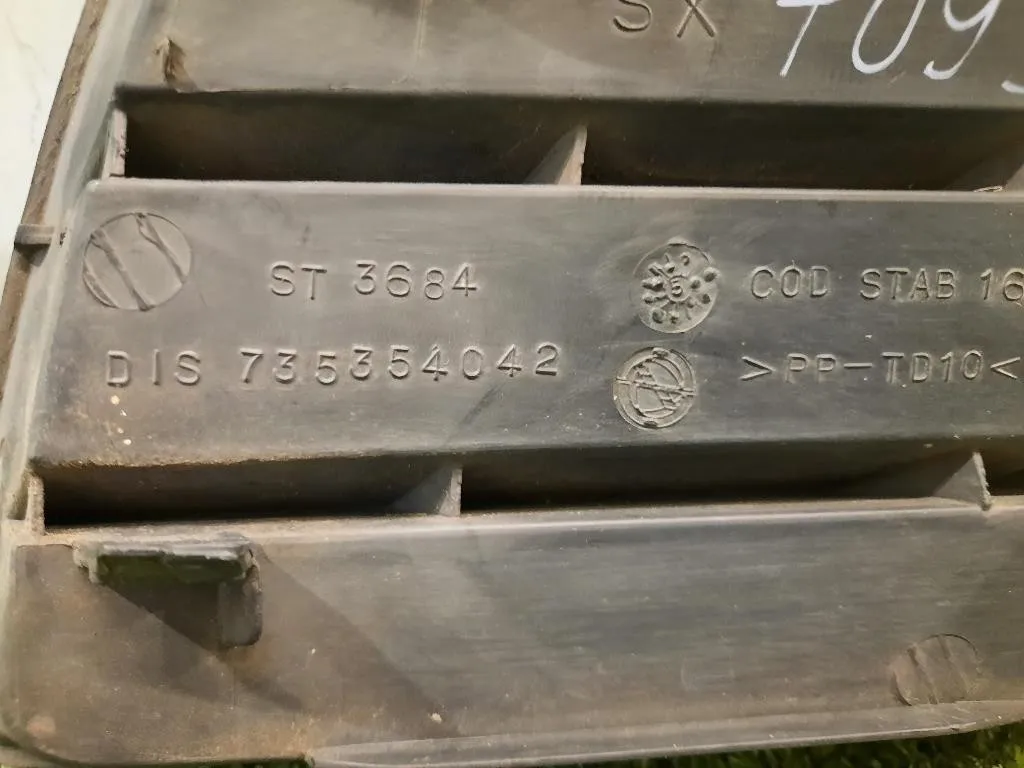 Listello Mascherina FARO Fendinebbia SX 735354042 FENDINEBBIA Fiat Punto II 2003