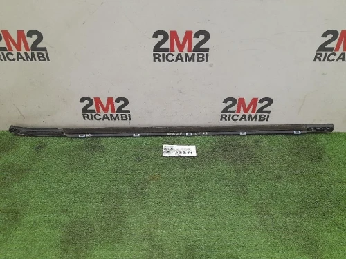 Listello Modanatura Raschiavetro Porta ANT DX 82220D9010 Kia Sportage IV 2016