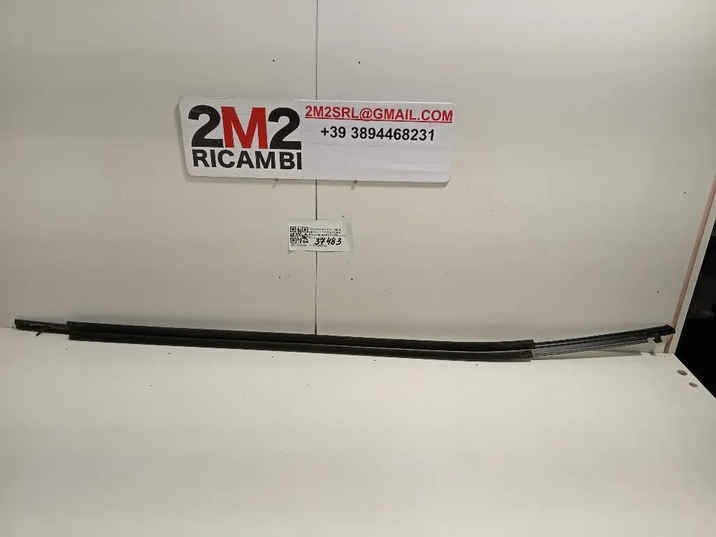 Listello Modanatura Raschiavetro Porta ANT SX Toyota RAV 4 V 2018