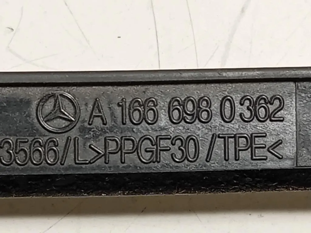Listello Modanatura Raschiavetro Porta POST SX A1666980362 Mercedes Classe GLE W166 2015