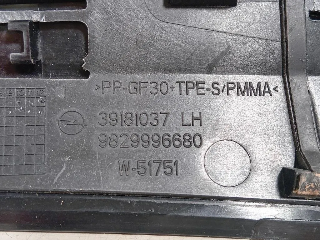 Listello Montante POST SX 9829996680 Opel Corsa F 2019