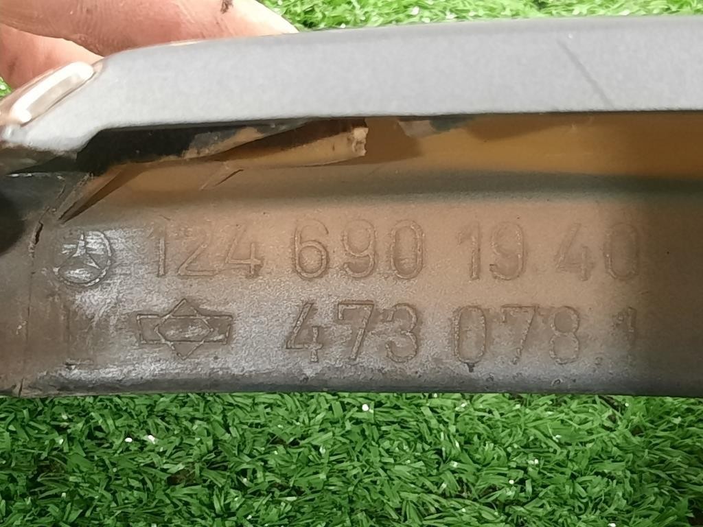 Listello Pannello Rivest Parafango POST SX 1246901940 Mercedes Classe E W124 1985