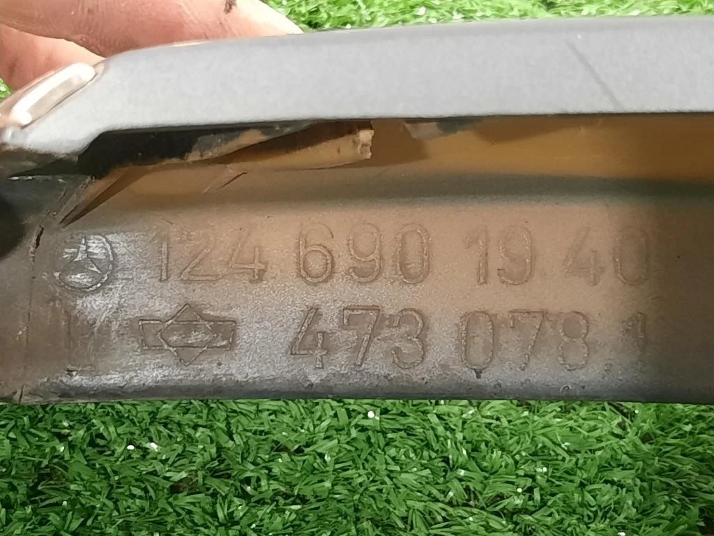 Listello Pannello Rivest Parafango POST SX 1246901940 Mercedes Classe E W124 1985