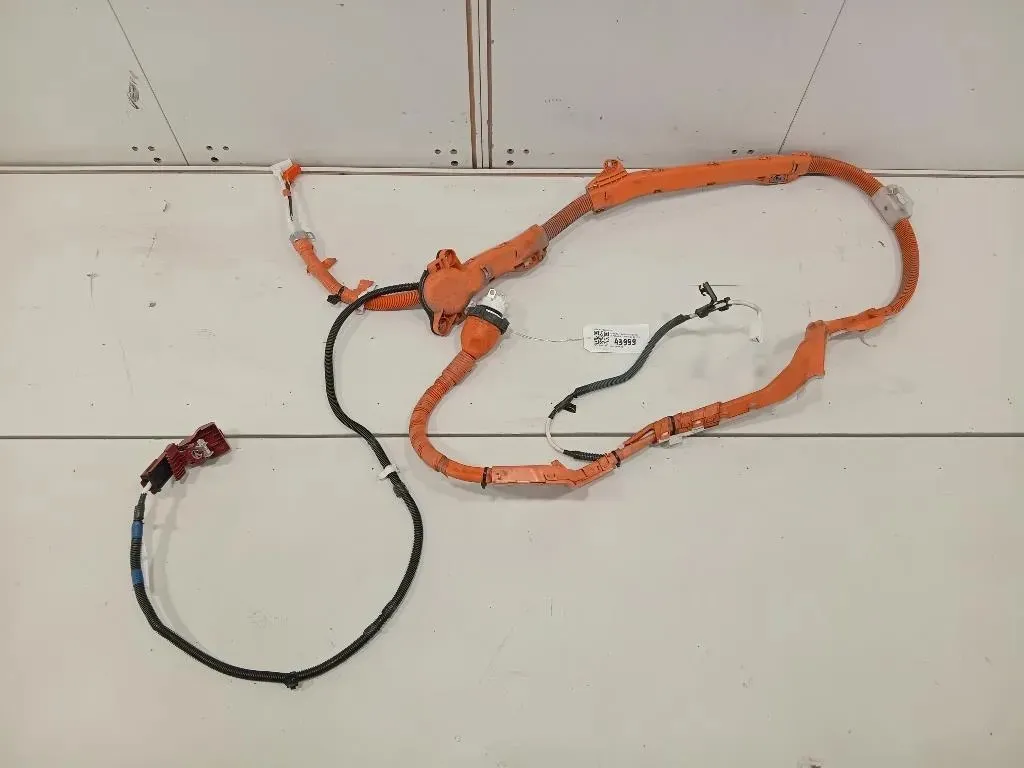 Caricabatteria 821640D010G Toyota Yaris IV 2017