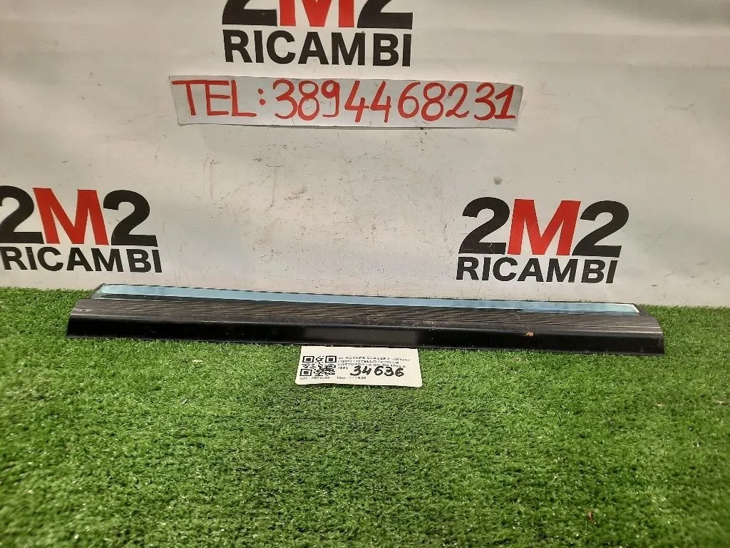 Listello Spoiler Sottoporta DX Mercedes Classe E W124 1985