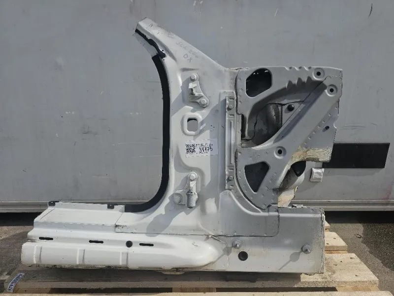 Longherone ANT DX PUNTALE LATO DESTRO Mercedes Classe SLK R171 2004