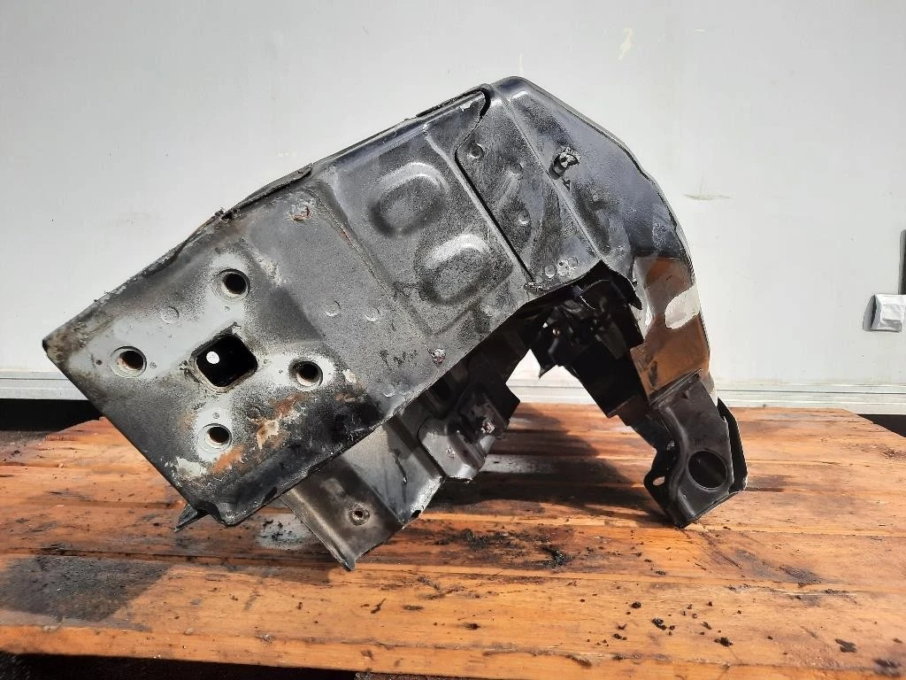 Longherone ANT DX PUNTALE ANT DX Nissan Navara 2010