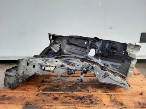 Longherone ANT DX PUNTALE ANT DX Nissan Navara 2010