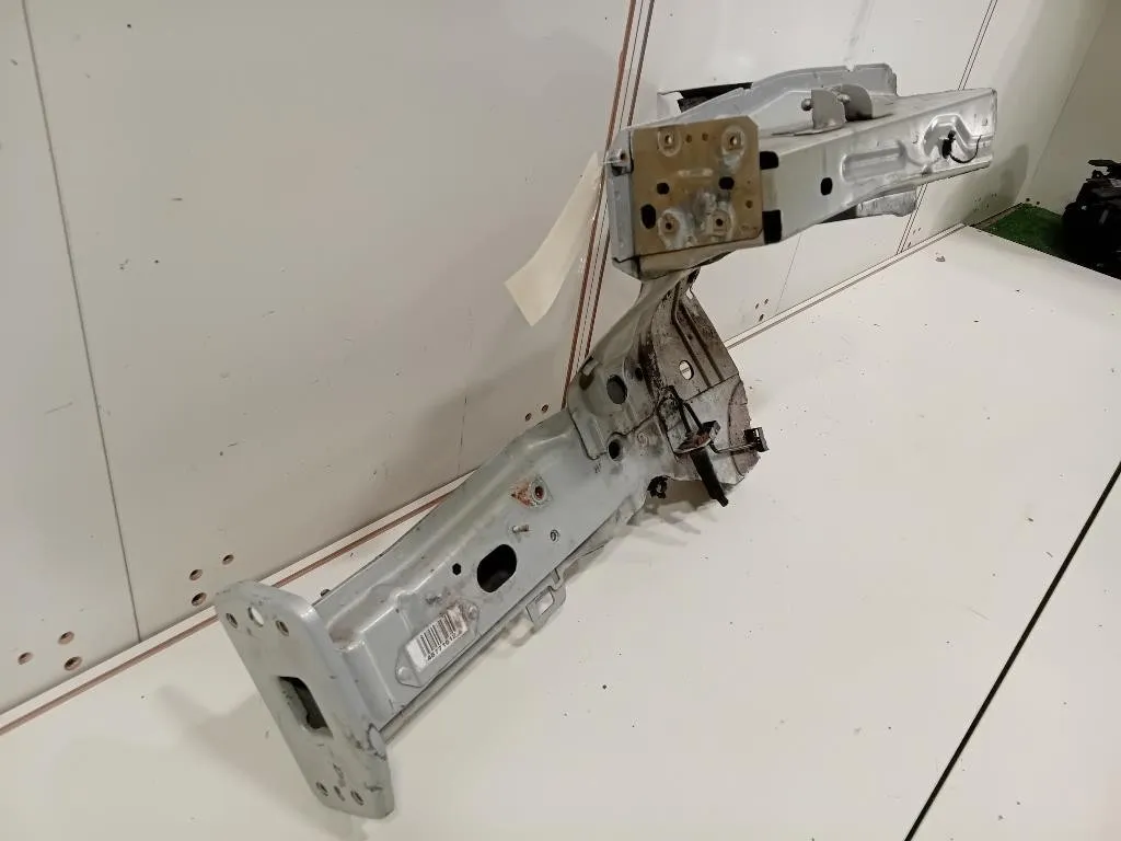 Longherone ANT SX Alfa Romeo Giulietta 2010