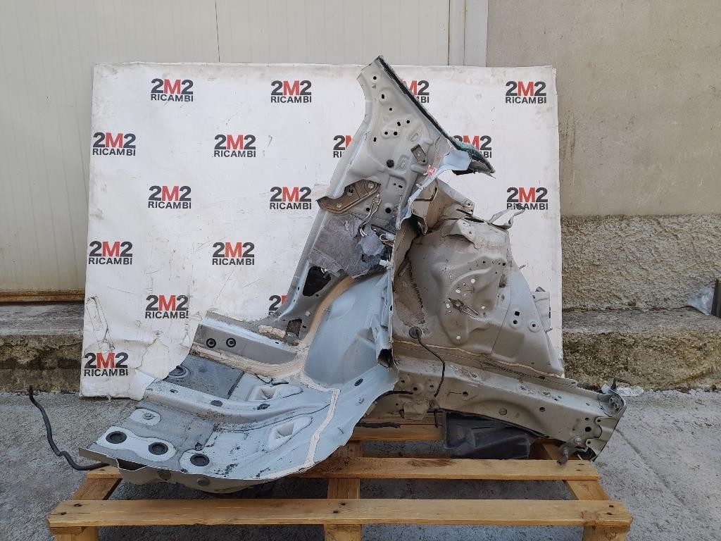 Longherone ANT SX 5710252200 Toyota Yaris IV 2012