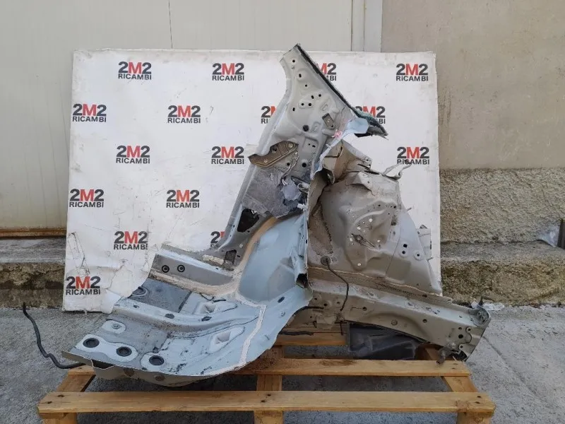 Longherone ANT SX 5710252200 Toyota Yaris IV 2012