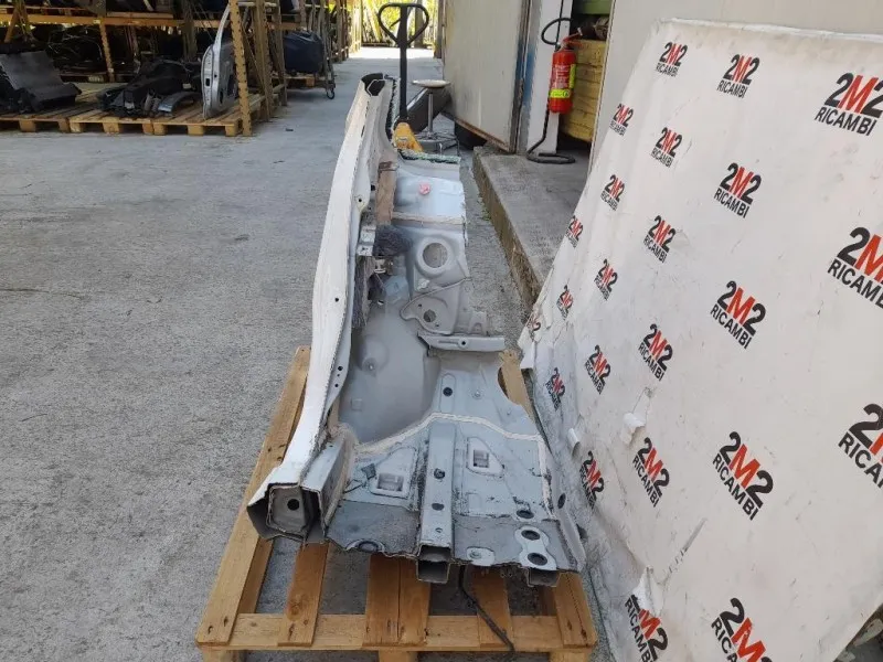 Longherone ANT SX 5710252200 Toyota Yaris IV 2012