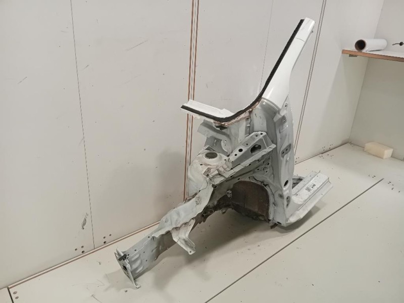 Longherone ANT SX 5710252200 Toyota Yaris IV 2017