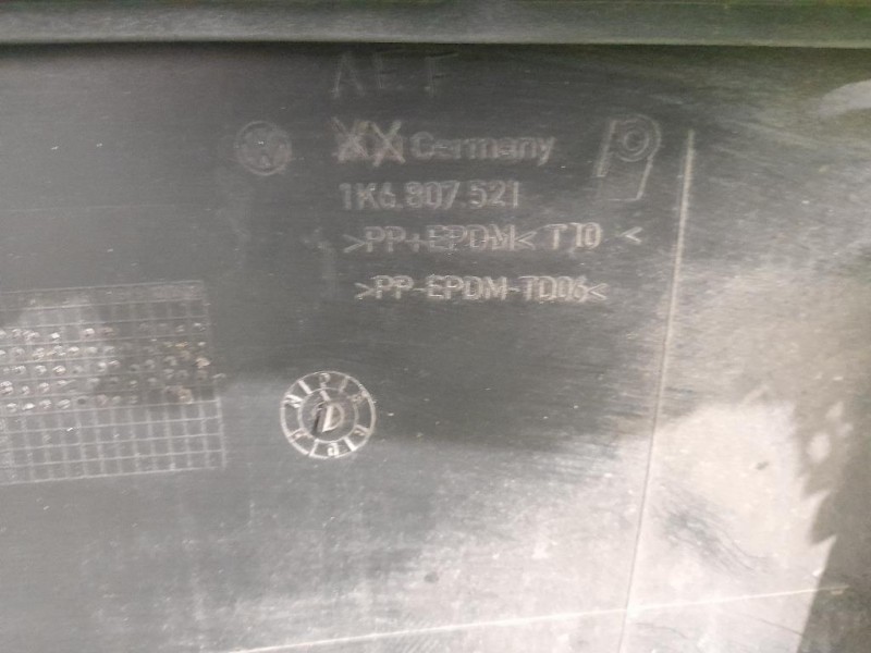 Paraurti POST 1K6807521 Volkswagen GOLF V 2004