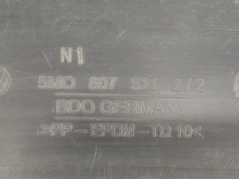 Paraurti POST 5M0 807 421 Volkswagen GOLF PLUS I 2004