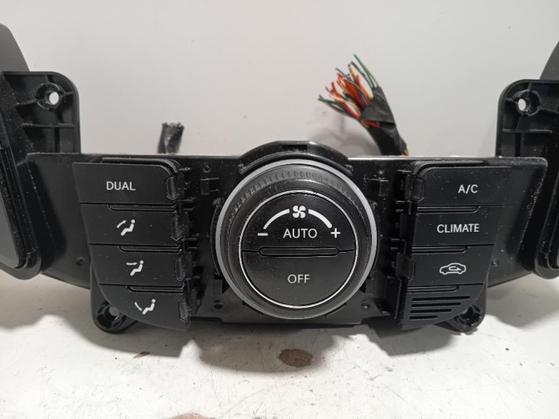 Console Centrale 97250-3ZXXXINTERRUTTORE CLIMATIZZATORE Hyundai I40 2012