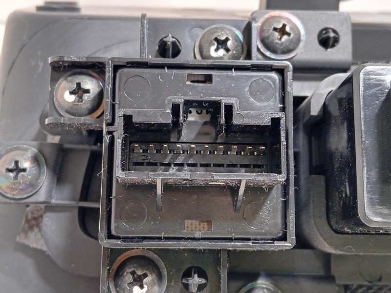 Console Centrale 84630-3UBA0 Kia Sportage III 2010