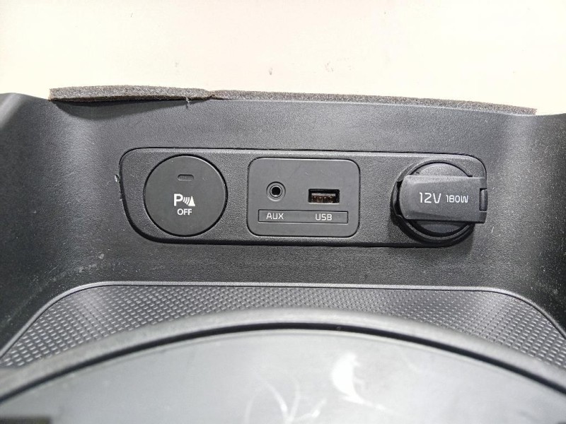 Console Centrale 84630-3UBA0 Kia Sportage III 2010