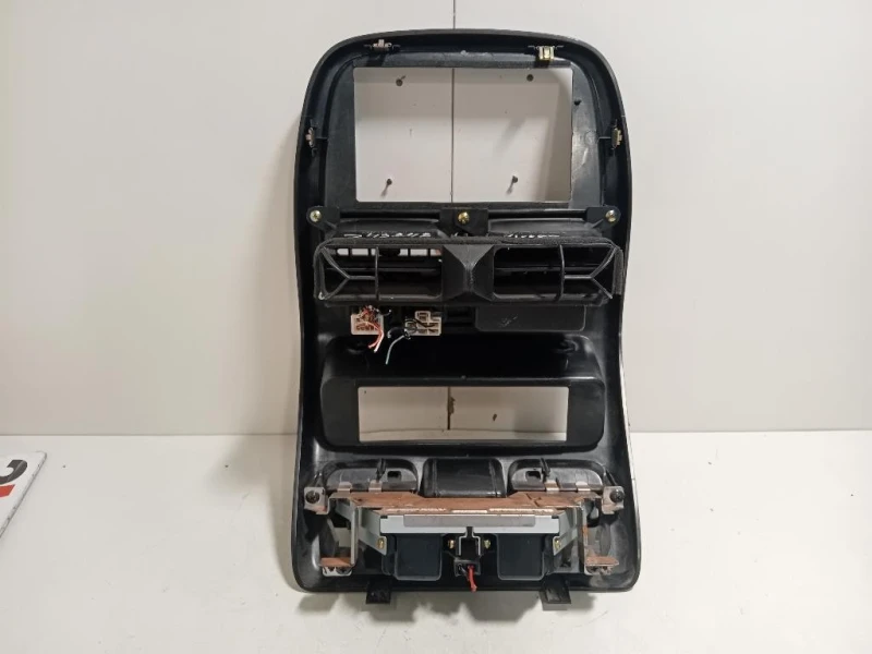 Console Centrale 68260 VJ200 Nissan Navara 2010