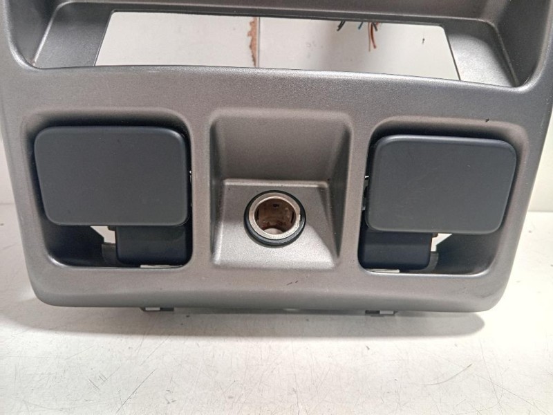 Console Centrale 68260 VJ200 Nissan Navara 2010