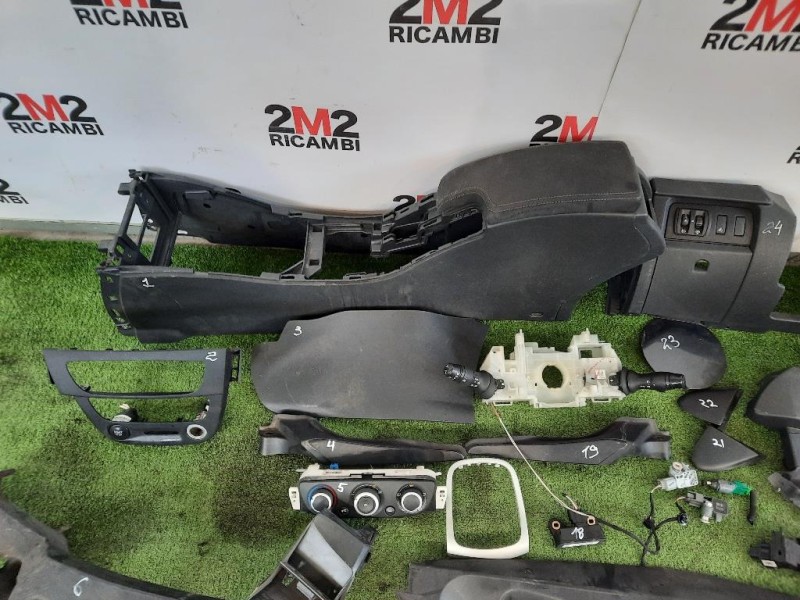 Console Centrale 969100026R Renault Mégane III 2009