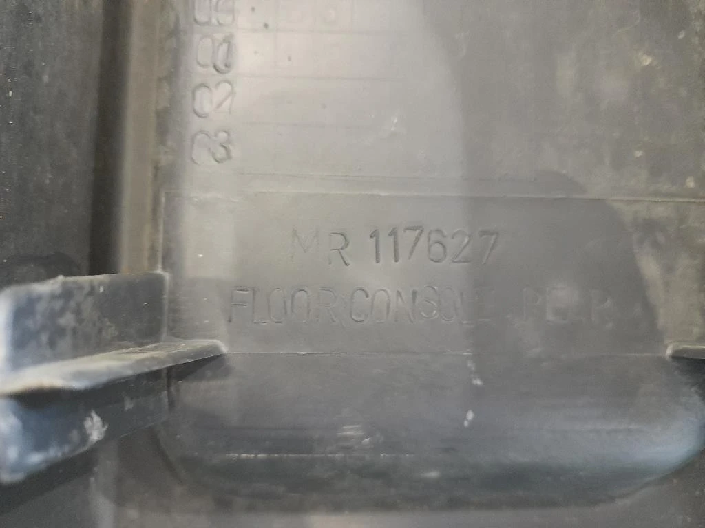 Console Centrale POST MR117627 Mitsubishi L200 II 1997