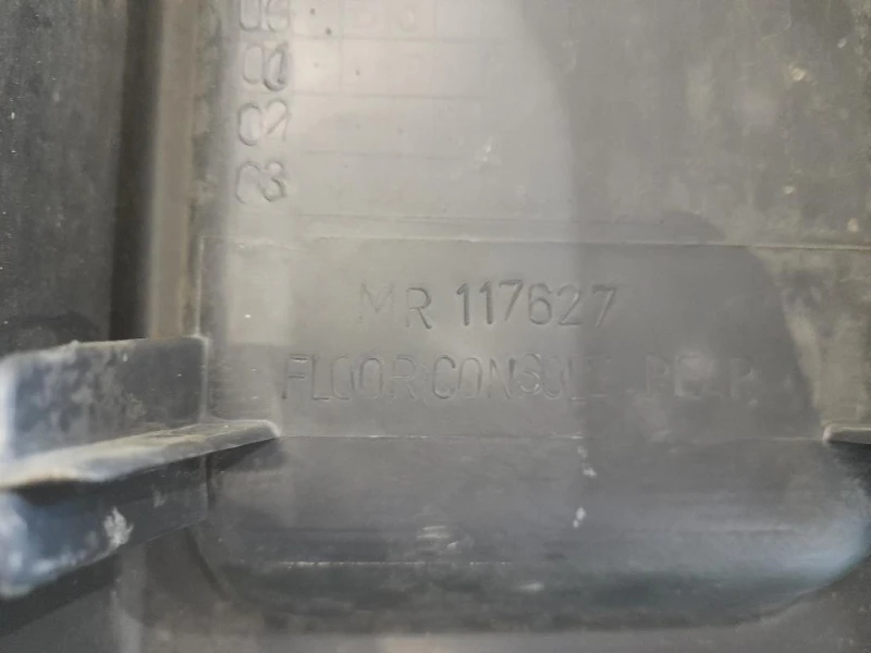 Console Centrale POST MR117627 Mitsubishi L200 II 1997