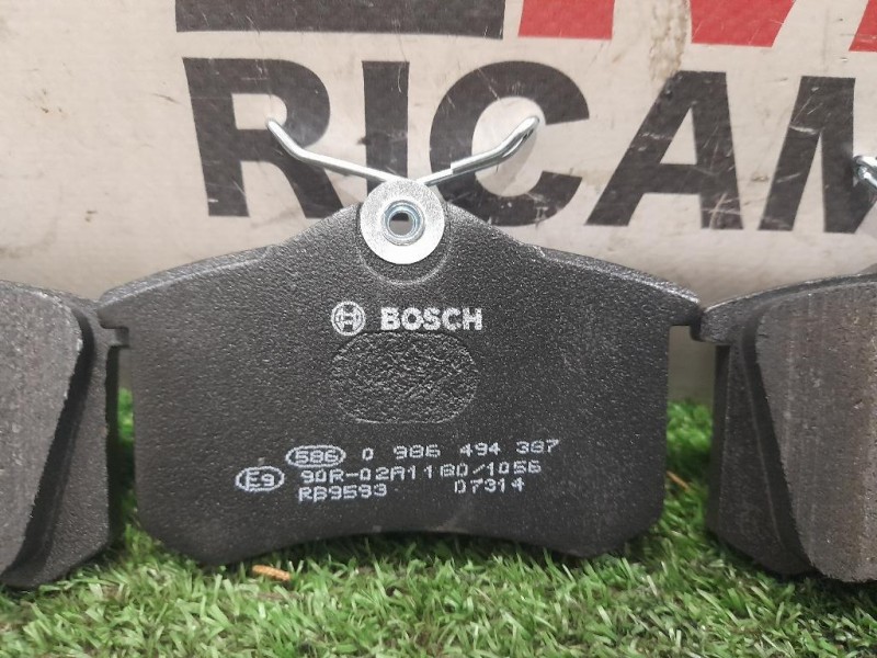 Pastiglie Freni POST BOSCH 0986494387 NUOVO Renault CLIO III 2006