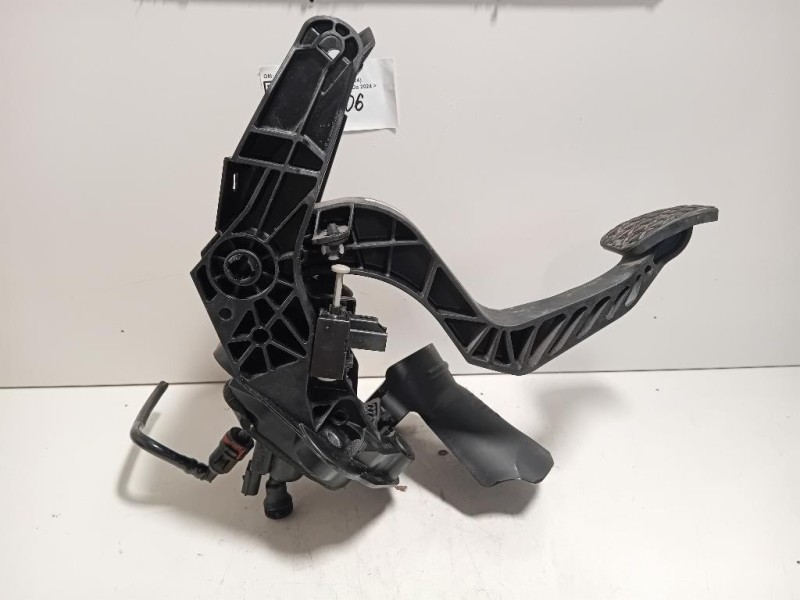 Pedale Frizione L1TC-7B633-D1C Ford PUMA II 2024