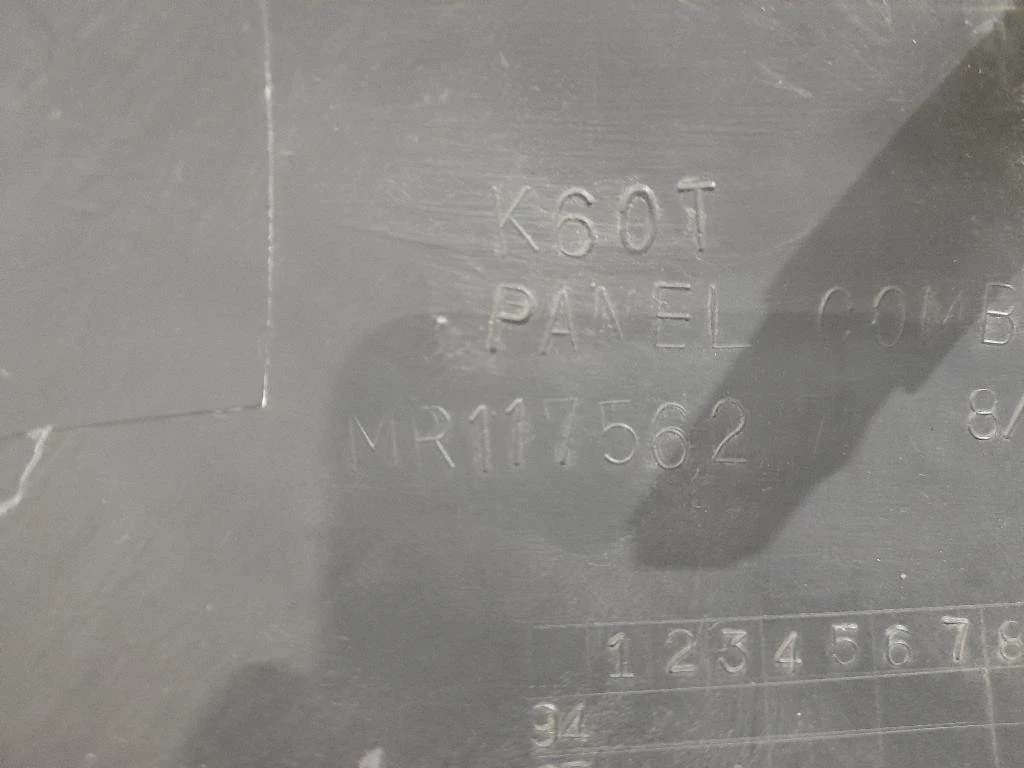 Copertura Quadro Strumenti MR117562 Mitsubishi L200 II 1997