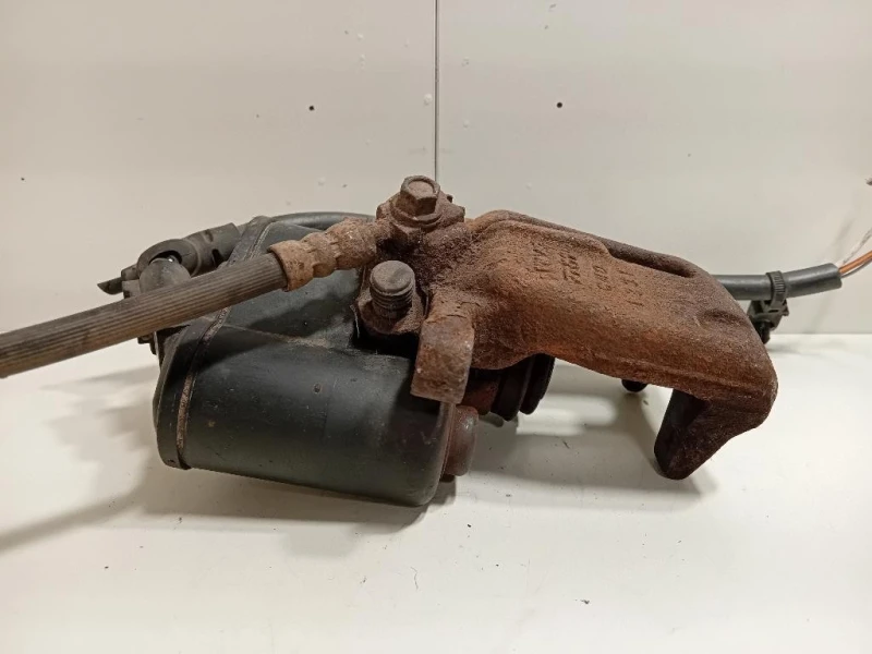 Pinza Freno POST DX 32332267J Volkswagen Passat VI 2011