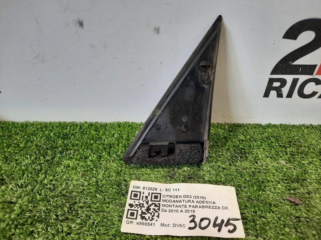 Modanatura Adesiva Montante Parabrezza DX 8120Z9 DX Citroen DS3 2010