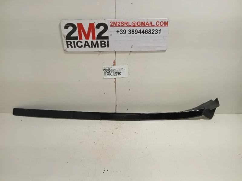 Modanatura Adesiva Montante Parabrezza DX A2126901082 Mercedes Classe GLE W166 2015