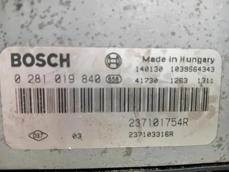 Centralina Iniezione 237101754R Opel Vivaro A 2007