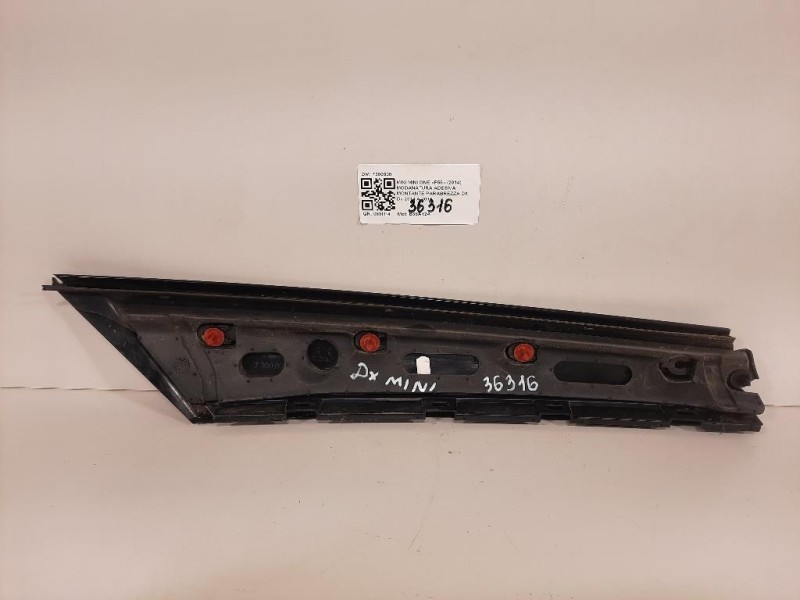 Modanatura Adesiva Montante Parabrezza DX 7300008 Mini MINI ONE F56 2014