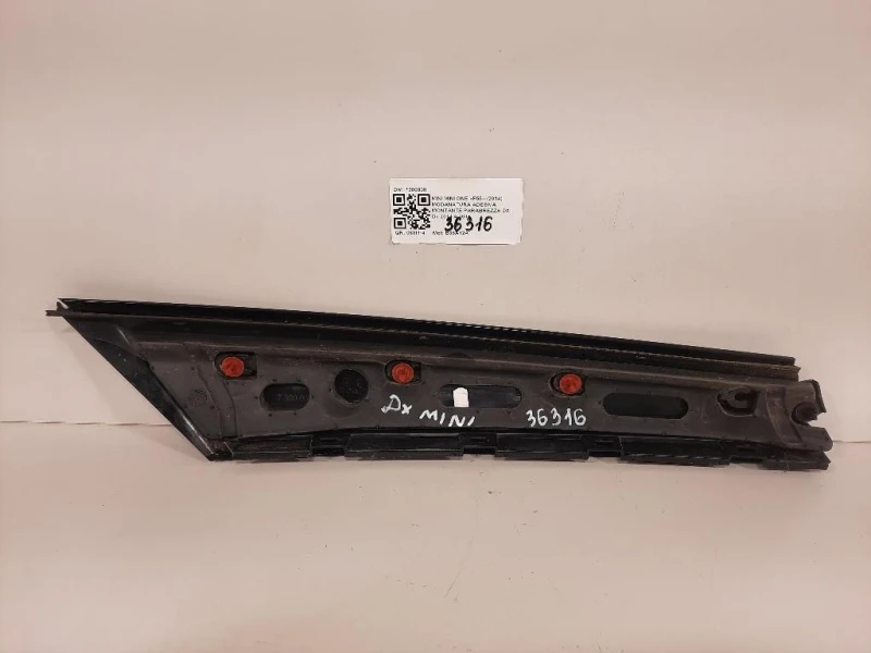 Modanatura Adesiva Montante Parabrezza DX 7300008 Mini MINI ONE F56 2014
