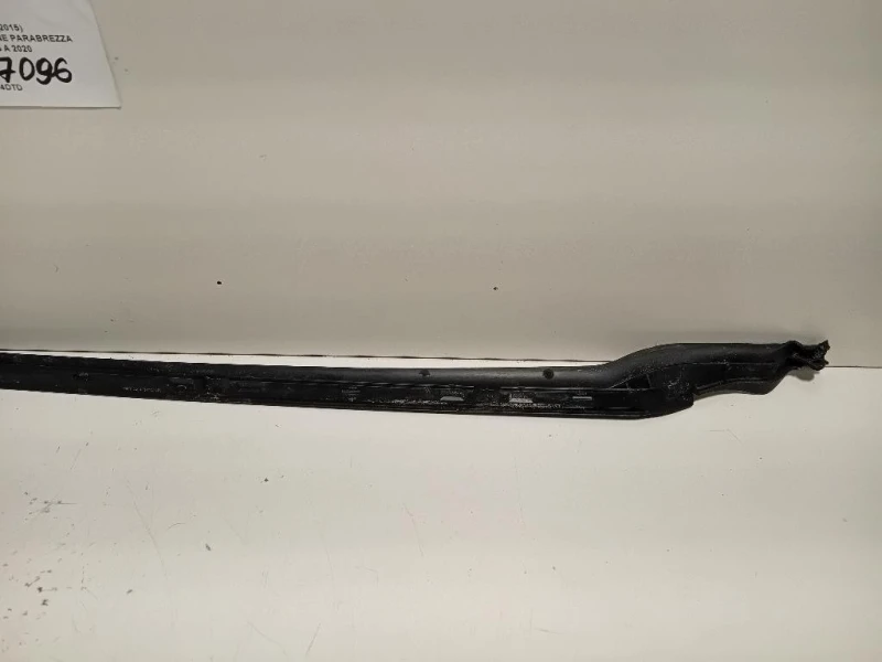 Modanatura Adesiva Montante Parabrezza SX GX73-025A53-A Jaguar XE 2015