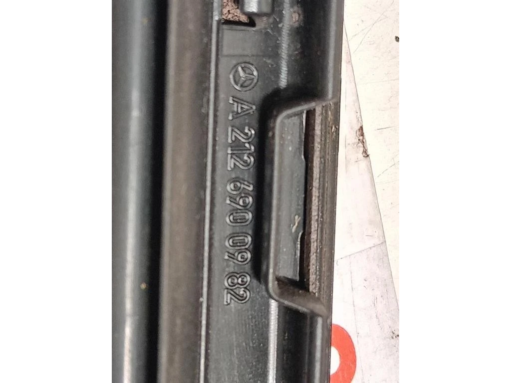 Modanatura Adesiva Montante Parabrezza SX A2126900982 Mercedes Classe GLE W166 2015