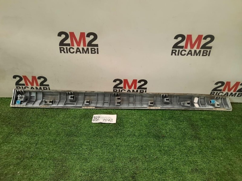 Modanatura Adesiva Porta ANT DX 51138060272 Bmw X1 F48 2015