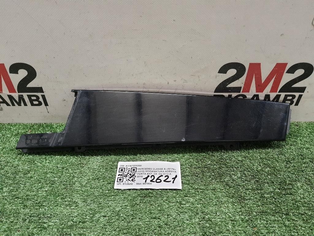 Modanatura Adesiva Porta ANT DX A1767220200 Mercedes Classe A W176 2013