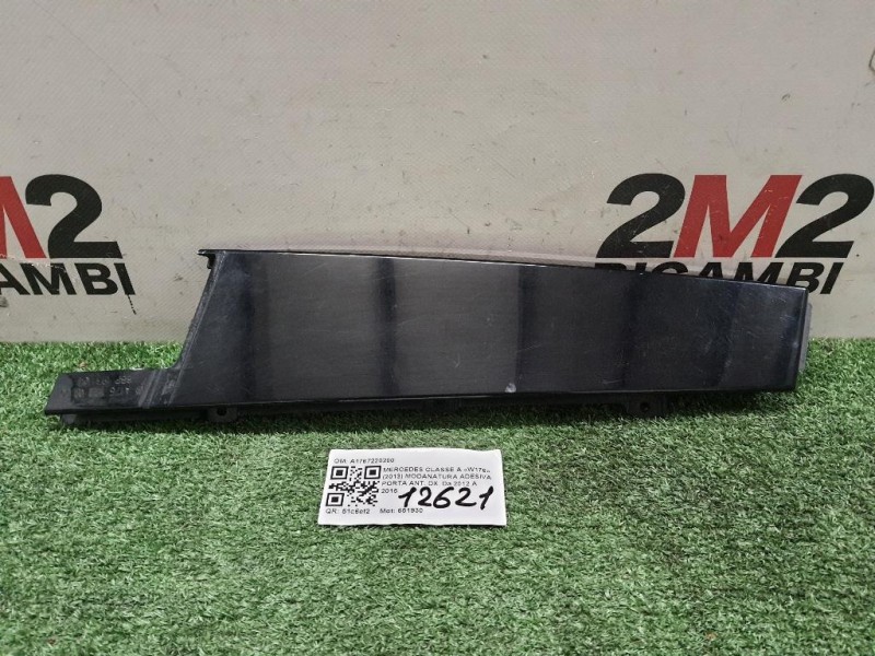 Modanatura Adesiva Porta ANT DX A1767220200 Mercedes Classe A W176 2013