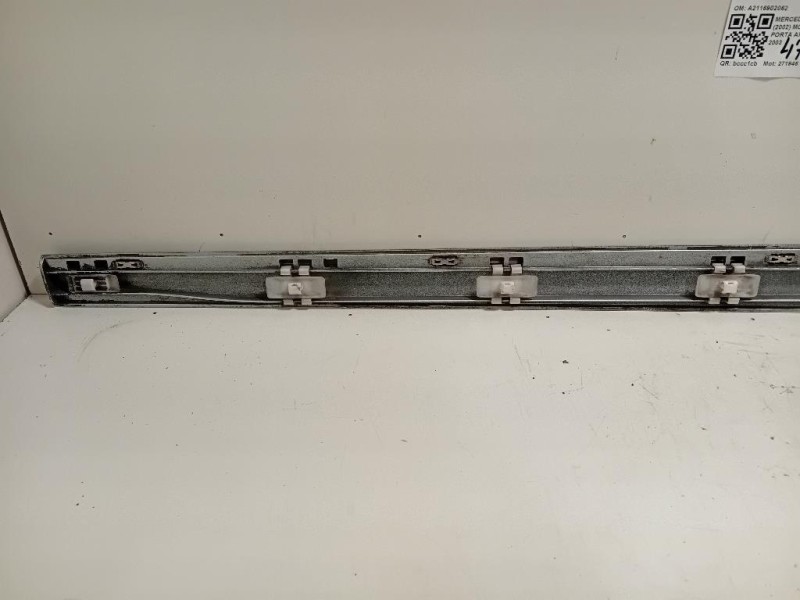 Modanatura Adesiva Porta ANT DX A2116902062 Mercedes Classe E W211 2002